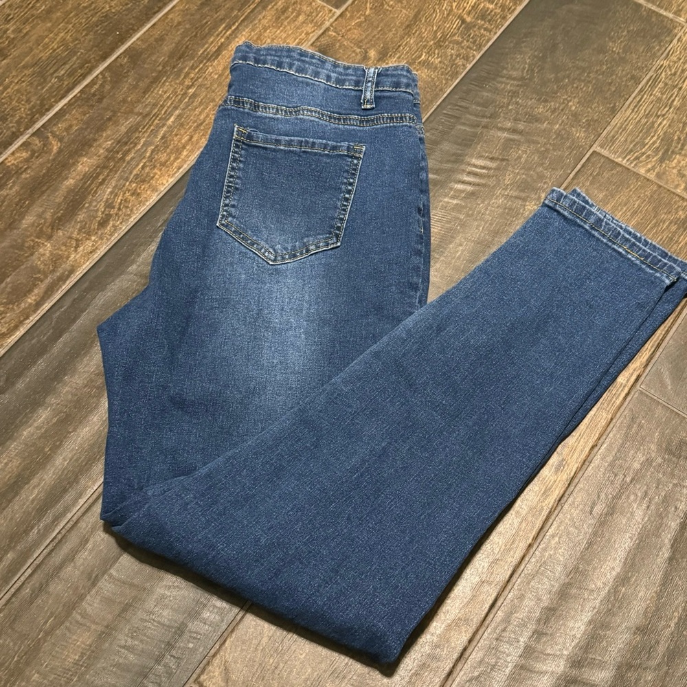 EUC SHEIN Distressed Stretch Denim Jeans
